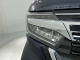 LEDヘッドライトは、点灯の瞬間から最大光量を発揮し、突然暗くなるトンネルなどでの安定感を高めます。