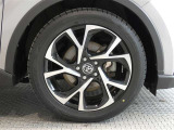 R8年式夏タイヤ225/50R18ダンロップ製です。