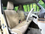 運転席シート廻りは使用感も少なく、良好な状態となっています。丁寧に使われていたことがよくわかりますね。