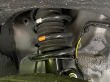 お車を安心してお乗りいただく為には、足回りの定期点検が欠かせません。サービスサポート(有償保証)では無料点検もご提供しており、安心のカーライフをお過ごしいただけるサポート体制が整っています。