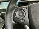 ステアリングにオーディオ操作スイッチが付いています。オーディオ画面に直接タッチしなくても操作が出来ますので、運転に集中できます。