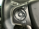 ステアリングにオーディオ操作スイッチが付いています。オーディオ画面に直接タッチしなくても操作が出来ますので、運転に集中できます。