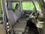 運転席シート廻りは使用感も少なく、良好な状態となっています。丁寧に使われていたことがよくわかりますね。
