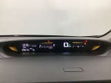 メータは先進的なデジタルメーターを採用!ゆっくりと数字が動くのでとても見やすく表示されます!続可能距離等の情報やHonda SENSINGの注意・警告も表示します!