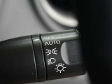 オートライトはトンネルの続く道路等でも便利です。