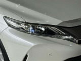 LEDヘッドライトです。デザイン性がよくとても明るいので、夜間の走行や悪天候でも安心です。しかも長寿命!