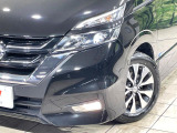 【LEDヘッドライト】悪天候や夜間走行時も良好な視界を確保し安心して運転できる高輝度LEDヘッドライトを装備!点灯速度が早く、消費電力も抑えられています。