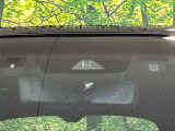 【トヨタセーフティセンス】走行中に前方の車両等を認識し、衝突しそうな時は警報とブレーキで衝突回避と被害軽減をアシスト。より安全にドライブをお楽しみいただけます。