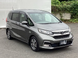 狭い駐車場でも、スライドドアならチャイルドシートへのお子さまの乗降や荷物の積載もスムーズ。