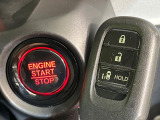 【キーレス】少し離れた場所からでもボタン一つでドアの開錠・施錠ができるのでとっても便利!ドアの鍵穴周りに傷をつけることもありません♪