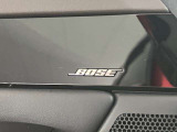 CX-30専用にチューニングが施された専用設計のBOSEサウンドシステムは、まるで車内でオーケストラを聞いているかのような上質な空間を演出してくれます。
