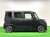 ドアは約90度に開くので荷物も積み込みやすく、乗り降りもしやすい♪ ロングドライブも快適に過ごせる工夫がいっぱいです♪♪
