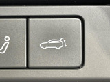 【パワーバックドア】スマートキーや運転席のボタンを押すだけでリアゲートが自動で開閉します!荷物を持っている時や、高い位置にあるバックドアを閉める際に便利な機能です♪