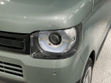LEDヘッドライトは、点灯の瞬間から最大光量を発揮し、突然暗くなるトンネルなどでの安定感を高めます。