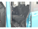 中古車をキレイで気持ちよくお乗りいただけるよう、エンジンルームからシートを外した洗浄まで、目に見えない部分も徹底的に洗浄しています!