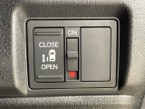 【パワースライドドア】スマートキーや運転席のスイッチでスライドドアの開閉が可能♪電動だから力を入れてドアを開ける必要が無く、小さいお子様でも、重い荷物を持っている時もラクに開け閉めできます♪