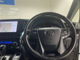 運転する空間としても、くつろぎの空間としてもベストなインテリア。