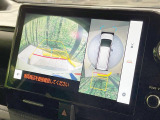 【パノラミックビューモニター】専用のカメラにより、上から見下ろしたような視点で360度クルマの周囲を確認することができます☆死角部分も確認しやすく、狭い場所での切り返しや駐車もスムーズに行えます。