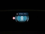 ヘッドアップディスプレイは視認性が非常に良く、運転時の視線を逸らさず様々な情報の確認が行えます