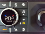 ディフェンダー  110 Xダイナミック SE 3.0L D300 ディーゼルターボ 4WD