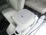 【シートアレンジ可能】ゆとりあるワイドな車内空間は、ドライブを始め買い物やレジャーなど、幅広く活躍します。一人でもみんなとでもお出かけを楽しみましょう!