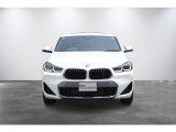BMWのまさに「顔」ともいえる「キドニー・グリル」は、他の追随を許さない存在感を誇り、「キドニー・グリル」を見かけただけでBMWの風格を感じさせます!!