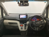 【前方視界】開放的な前方視界!運転がしやすく疲れにくいです♪窓が大きく、見通しがとっても良いおクルマですよ♪