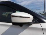 視認性の良いLEDドアミラーウィンカー  ドアミラ-ガラスにはリヤ熱線スイッチ連動のヒ-タ-が内蔵