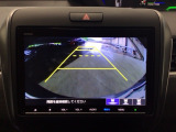 【バックカメラ】運転が苦手な方も車庫入れラクラクです!ギアをリバースに入れれば自動的に切り換わりますので、面倒な操作は不要です♪狭い駐車場もお車を傷つけず安心ですね!