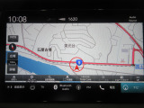 ナビゲーションはホンダ純正メモリーナビ!通信機能も備え、渋滞回避案内や天気情報の表示などのサービスがございます。