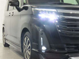高輝度で点灯速度が速く、しかも消費電力の少ないLEDヘッドライトが装備されています!LEDの明るい光が走行中の視界の確保をサポートして、夜のドライブがより楽しく安全に運転できます♪