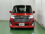 LEDヘッドライトを装備しています。LEDヘッドライトはとても明るく、雨の日や夜間走行も安全・安心です。オートライトコントロール付きで周囲の明るさに応じて自動で点灯・消灯します