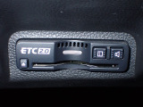 デザインスッキリのビルトイン『ETC』!高速道路の特典はもちろん、キャッシュレスなので料金所では徐行するだけで通過可能です!