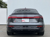 当店ではAudi認定中古車センターの展示場に常時30台以上の在庫を揃えて皆様のご来場をお待ちしております。展示車両のご試乗も可能ですのでどうぞお気軽にご来場下さいませ。