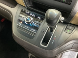 発進時から滑らかに加速する無段階変速のCVTはストップ&ゴーの多い街の中も快適です