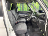運転席シート廻りは使用感も少なく、良好な状態となっています。丁寧に使われていたことがよくわかりますね。