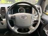 【純正革巻きステアリング】上質な革を使用することで、手にしっかり馴染みとても運転しやすいハンドルです♪