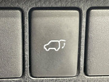 【パワーバックドア】スマートキーや運転席のボタンを押すだけでリアゲートが自動で開閉します!荷物を持っている時や、高い位置にあるバックドアを閉める際に便利な機能です♪