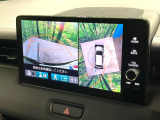 【マルチビューカメラシステム】専用のカメラにより、上から見下ろしたような視点で360度クルマの周囲を確認することができます☆死角部分も確認しやすく、狭い場所での切り返しや駐車もスムーズに行えます。