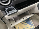 ダッシュボード周辺画像です。小物を置くのに便利な収納スペースです(^^♪