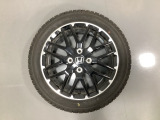 当社にてデモ走行時に装着していたワンシーズン使用の中古スタットレスタイヤ+ホイール4本セットを用意致しました。(2025年製、タイヤ+ホイールは現状渡し、保証対象外です)