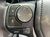 オーディオの音量やチャンネル操作ができるスイッチが、ハンドルに付いています。運転中でも、操作が行えて非常に安全・便利です!