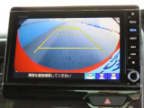リアワイドカメラシステム!従来の視野に加えて、後方側方を約180&deg;まで見えるワイドビューと、後方を真上から見たような視野で駐車時などに便利なトップダウンビューの3つの視野があります!