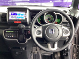 視認性の良いメーターで、運転中も情報がひと目で確認できて安心。見やすさにこだわったデザインで、毎日のドライブがもっと快適に