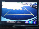 ◆【リアカメラ】が装着されています。リバースに入れるだけで映ります。後方の安全確認や、狭い駐車場での車庫入れ、雨の日や夜間など視界の悪い時に便利です。安全にバックする為には欠かせない装備です。