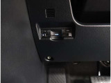ETC!料金所も止まる事無くスイスイです!窓を開ける必要も無いので雨や花粉、排気ガスの浸入もありません!今や必需品ですネ!