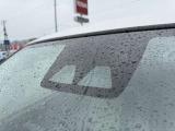 【スマートアシスト】走行中に前方の車両等を認識し、衝突しそうな時は警報とブレーキで衝突回避と被害軽減をアシスト。より安全にドライブをお楽しみいただけます。