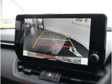 バックカメラが装備されており、後方の安全確認はもちろんのこと狭い場所での駐車や雨の日・夜間など視界の悪いコンディションでのストレスの軽減にもなります!
