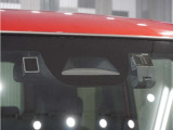 運転する人も、そうでない人も、家族みんなが安心して、自由にお出かけできる生活をサポートする先進機能。