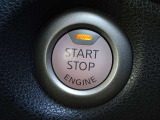 【プッシュスタート】キーが車内にあれば、エンジンの始動・停止はブレーキを踏んでスイッチを押すだけ!キーを取り出す手間を省き、ワンプッシュで操作するので簡単でスムーズ!